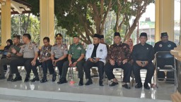 Danramil 01/kota Sidoarjo menghadiri Apel siaga Pagar Nusa di Alun-alun Sidoarjo