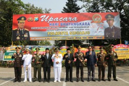 Dandim 0816/Sidoarjo hadir dalam upacara peringatan HUT Bhayangkara 72 Tahun 2018