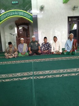 Babinsa Koramil 0816/09 Krian pimpin giat komsos TNI dengan Komponen Masyarakat