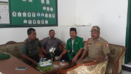 Mempererat tali silaturahmi di bulan suci Ramadhan GP Anshor dan Banser berkunjung ke Koramil 0816/1