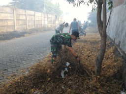 Kerja bhakti penghijauan bersama warga desa Gemurung Gedangan Sidoarjo