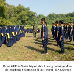 Latihan PBB guna membentuk disiplin siswa baru