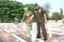 Peringati HUT ke-52, Dandim 0816 Sidoarjo pimpin ziarah di TMP Kusuma Bangsa Sidoarjo