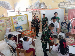 Dandim 0816 Salurkan MBG untuk Pelajar Kepetingan