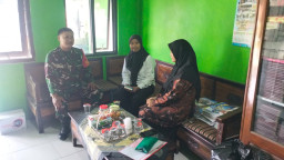 Babinsa Balongbendo Dampingi Validasi Data Siswa, Perkuat Persiapan Operasional SPPG Bakalan Wringinpitu
