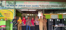 Sentuhan Humanis TNI di Pematang Sawah: Serka Tri Andoyo Pastikan Kesehatan Petani Sambi Bulu Tetap Terjaga