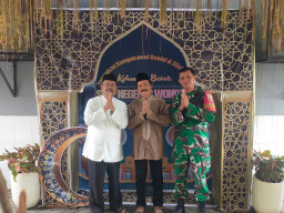 Halal Bihalal SMPN 2 Wonoayu, Babinsa Perkuat Harmoni Kebersamaan dan Silaturahmi
