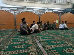 Pererat Silaturahmi Ramadan, Forkopimcam Gedangan Sholat Tarawih Bersama Warga