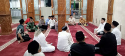 Ciptakan Ramadan Damai, Kilau Silaturahmi Forkopimka Gedangan Menyapa Warga Semambung