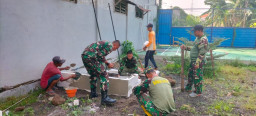 Babinsa Candi Bersama Anggota Bangun Sarana Garjas di Pondok Nurul Ikhlas