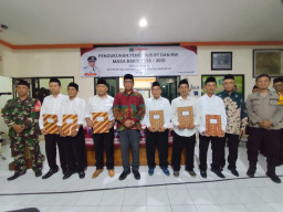 Pelantikan RT/RW Desa Ganting, Babinsa Tekankan Kebersamaan dan Pelayanan Warga