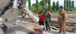Babinsa Tanggulangin Kawal Ketat Progres Pembangunan KDKMP di Desa Penatarsewu