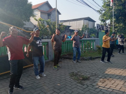 Pererat Silaturahmi, Babinsa Krian Senam Bersama Forkopimka Krian di Katerungan