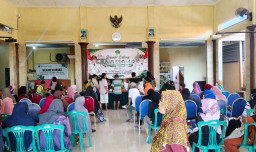 Babinsa Suko Kawal Penyaluran Bantuan Pangan, 580 Warga Terima Beras dan Minyak Goreng