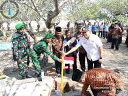 Bambu Runcing di Pusara Pejuang, Babinsa Jaga Warisan Nasionalisme 