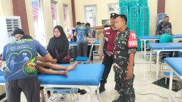 Khitanan Massal di Sedengan Mijen, Babinsa Krian Tebar Senyum dan Kepedulian