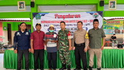 Babinsa Kemangsen Dampingi Penyaluran BLT-DD untuk 42 KPM