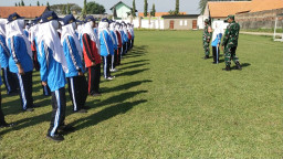 Babinsa Wonoayu Tanamkan Disiplin dan Karakter kepada Pelajar SMPN 2 Wonoayu