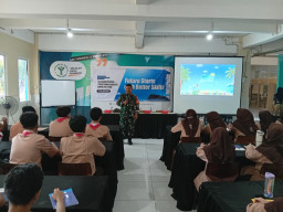 Sentuhan Humanis Babinsa Waru, Warnai MPLS SMA Al Muslim dengan Disiplin dan Cinta Tanah Air