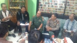 Bersama Unsur Forkopimka Tanggulangin menjalin Silaturahmi Dengan Warga