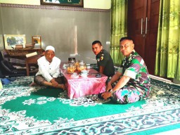 Dandim 0816/Sidoarjo bersilaturahmi dengan KH. Sholeh Qosim