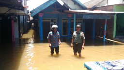 Dandim 0816 meninjau daerah bencana banjir di Buduran