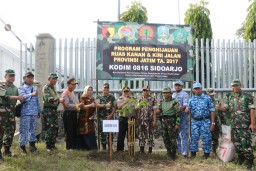 Dandim 0816/Sidoarjo canangkan penghijauan di ruas kanan/kiri jalan provinsi/nasional bay pass Krian-Mojokerto