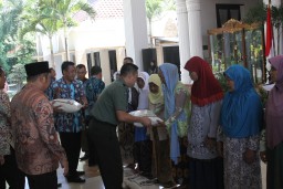 Dandim 0816/Sda hadir dalam acara launching raskin