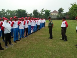 Danramil 0816/17 Gedangan Beri Motivasi kepada Calon Paskibra