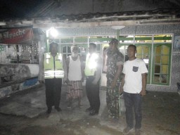 *Babinsa bersama Polsek Sidak warung Remang remang