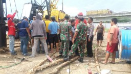 Serda Abdul Hadi Babinsa Koramil 0816/04 Porong bersama Babinkamtibmas Polsek Porong laksanakan moni