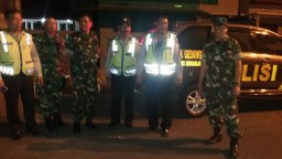Jaga keamanan wilayah, Koramil 17/Gedangan dan Polsek adakan patroli bersama