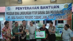 Danramil 0816/03 menghadiri penyerahan dana PKBL