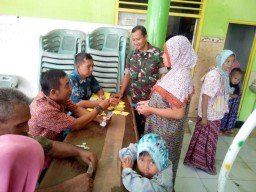 BABINSA KOMSOS DENGAN PERANGKAT DESA PENATARSEWU