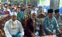 Khitanan gembira di Desa Sumput di hadiri oleh Babinsa 0816/01