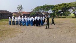 Pelatihan Dan Seleksi Paskibra Oleh Danramil 0816/08Jabon.