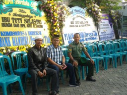 Babinsa Koramil-01/Kota Melakukan Takziah di rumah Warga