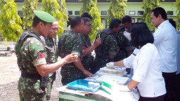 Cegah narkoba, Anggota Koramil 0816/02 Candi jalani tes urine