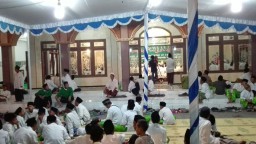 Babinsa Desa Pagerwojo menghadiri haul desa Pagerwojo