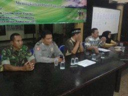 BABINSA DESA KEMIRI SIDOARJO IKUTI RAKOR UPSUS PAJALE