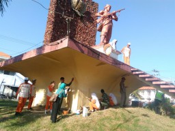 Danramil 0816/17 pimpin aksinya serbu Monumen perjuangan