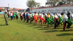 Menyongsong HUT RI ke 71 TA. 2016, Anggota Ramil 07 melatih Paskibraka Kec. Krembung