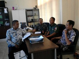 BABINSA BANJAR BENDO KOMSOS DENGAN KEPALA DESA