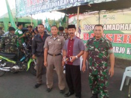 Babinsa Ramil 01/Kota menghadiri peresmian Posko Ramadhan di Cemeng bakalan, Sidoarjo