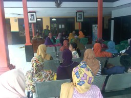 Koramil 0816/05 dalam melaksanakan fungsi pembinaan Teritorial melalui apkowil di lapangan
