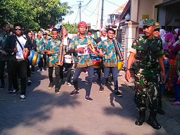 BABINSA KORAMIL 0816/16 WARU SERMA SUTRISNO BERPERAN AKTIF DALAM KEGIATAN WARGA