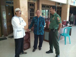 Babinsa Koramil 02/Candi Komsos dengan Tokoh Agama