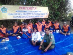 Babinsa dan PPL adakan pertemuan dengan kelompok tani