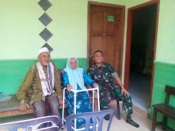Dandim 0816 didampingi Danramil 07 mengunjungi Ponpes Sunan Kalijaga di desa Lemujud Krembung