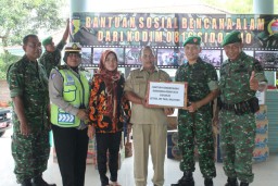 Bantuan Dandim 0816/Sidoarjo kepada korban bencal puting beliung